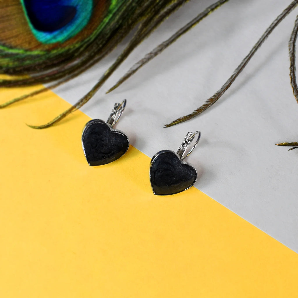 Handcrafted Black Rose Heart Stud Earrings – Elegant Floral Resin Jewelry