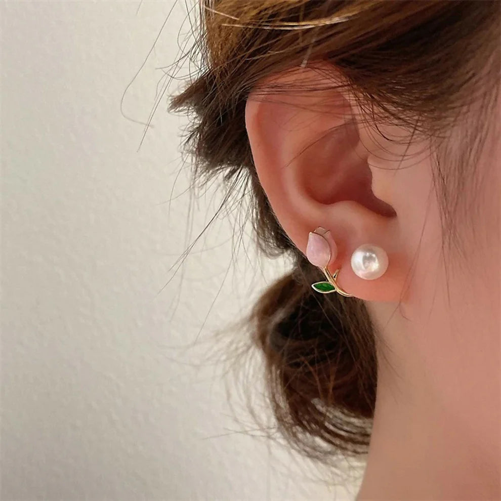 Elegant Tulip Pearl Earrings – Delicate Gold Floral Studs for Timeless Style