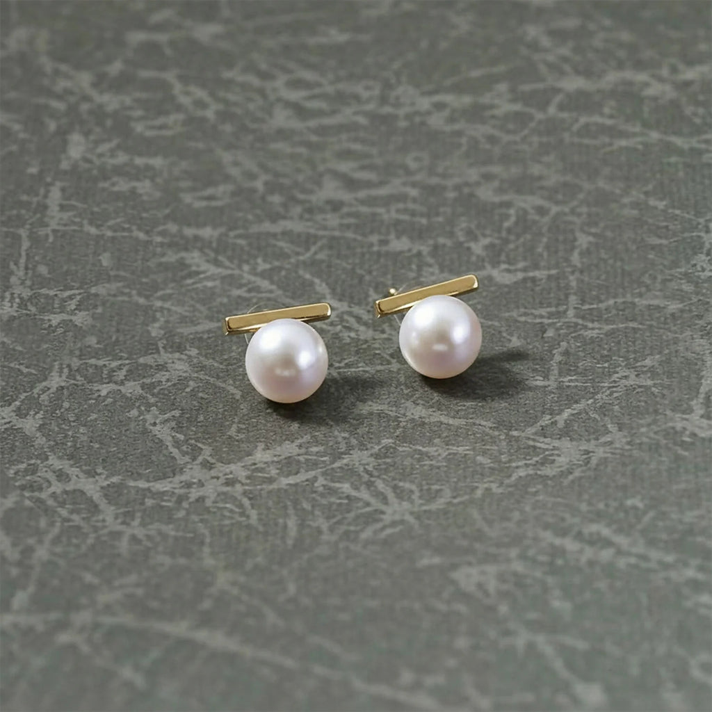 Minimalist Gold Bar Pearl Stud Earrings – Elegant Timeless Jewelry