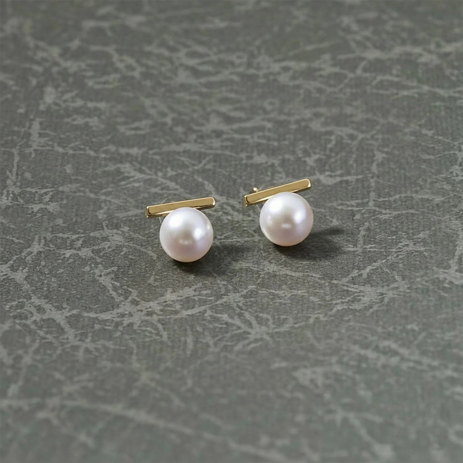 Minimalist Gold Bar Pearl Stud Earrings – Elegant Timeless Jewelry