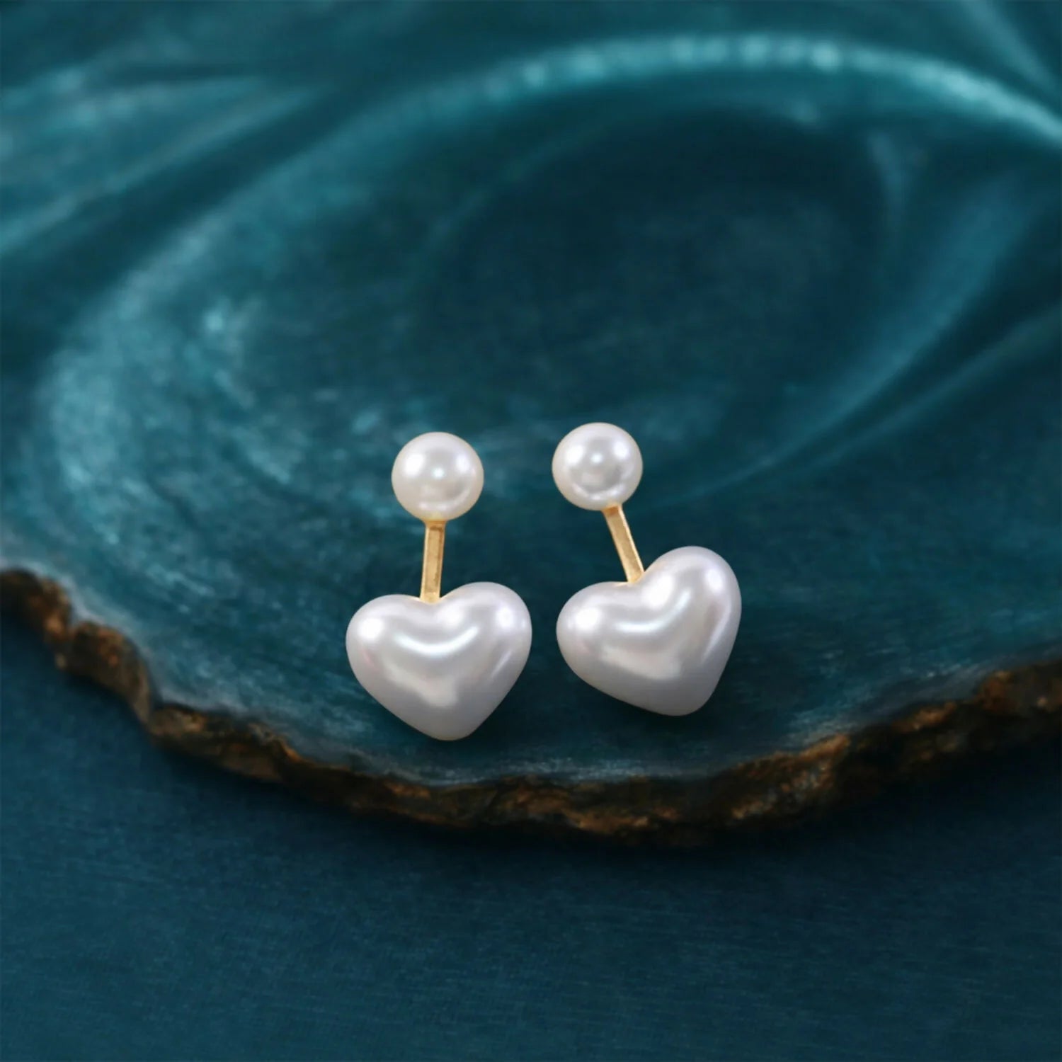 Elegant Pearl Heart Stud Earrings – Gold-Tone Minimalist Jewelry