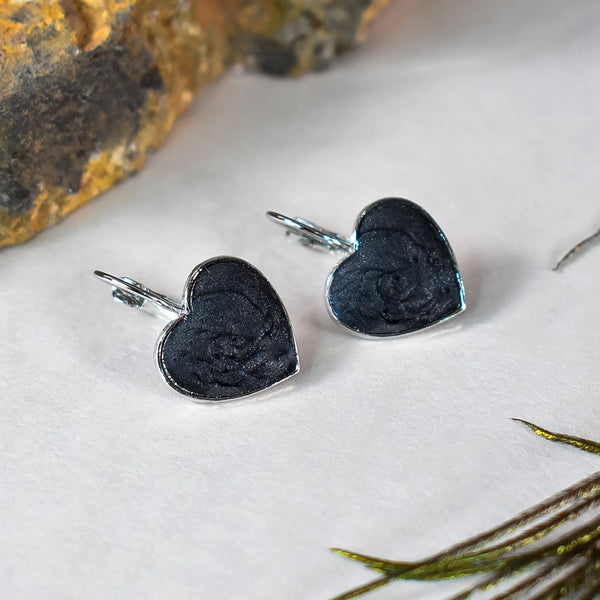 Handcrafted Black Rose Heart Stud Earrings – Elegant Floral Resin Jewelry